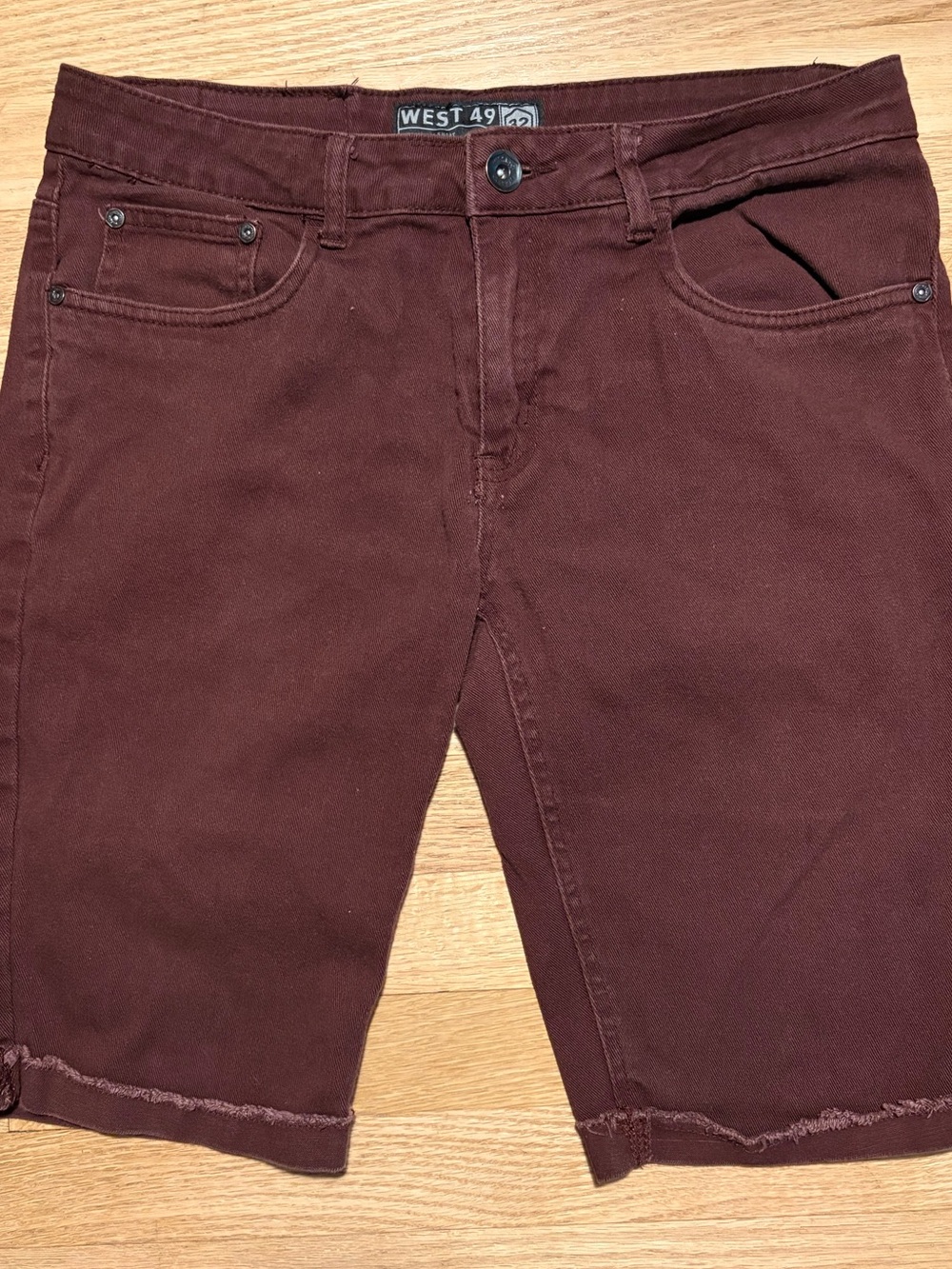 West 49 men’s denim shorts Size 32